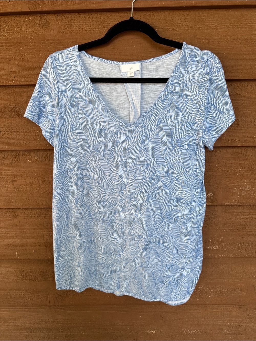 J. Jill Pale Blue Short Sleeve V-Neck Tee with Feathered Print size XS